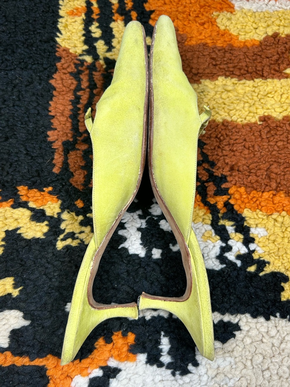 MANOLO BLAHNIK, suede lime, kitten heels!! - Picture 6 of 12